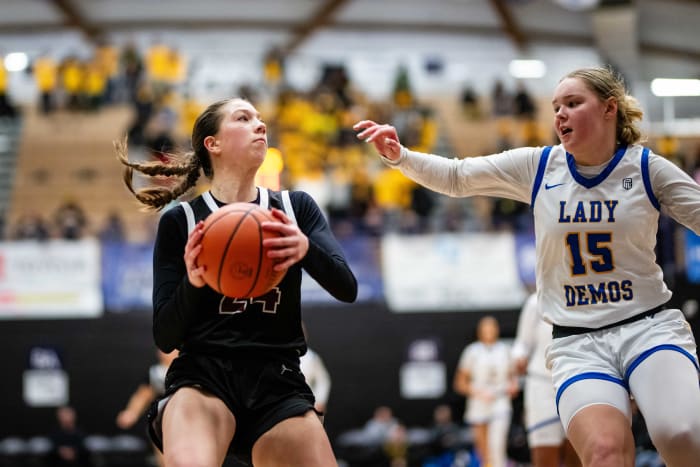 Jefferson Willamette 6A Oregon girls basketball quarterfinal 2024 Naji Saker-62